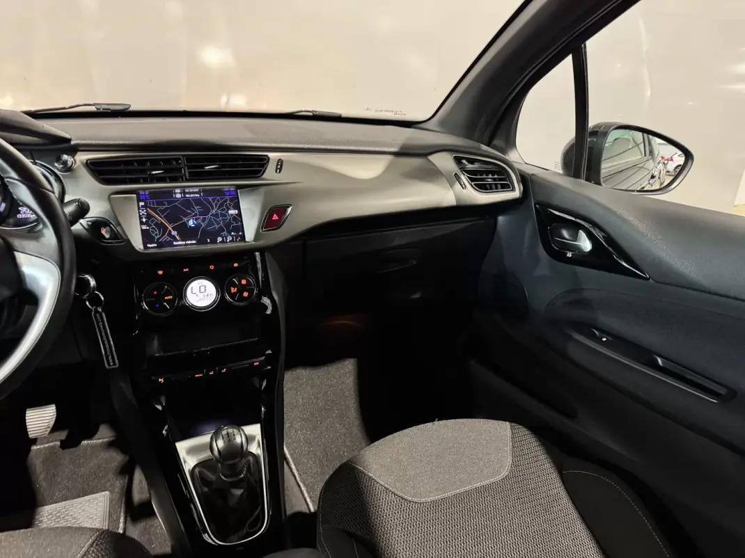 DS 3 CABRIO 2018 - 12900 EUR, 133595 km - 133595km - foto 13 de 39