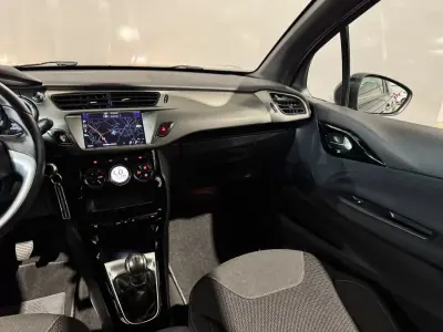 DS 3 CABRIO 2018 - 12900 EUR, 133595 km - 133595km - foto 13 de 39