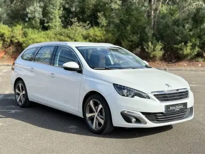 Peugeot 308 SW 2015 - 9900 EUR, 107000 km - AUTO.MOTO.pt - 107000km - foto 6 de 29