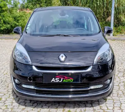 Renault Grand Scénic 2012 - 7250 EUR, 215638 km - AUTO.MOTO.pt - 215638km - foto 3 de 28