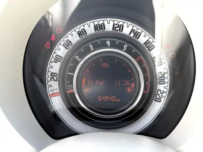 Fiat 500 2020 - 12800 EUR, 64940 km - AUTO.MOTO.pt - 64940km - foto 7 de 12