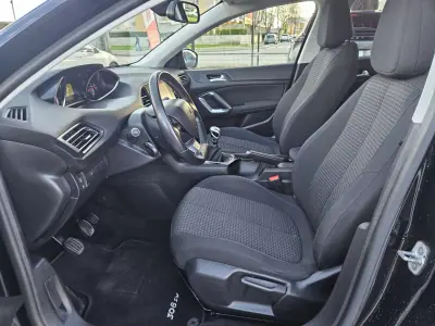 Peugeot 308 SW 2019 - 13800 EUR, 77780 km - AUTO.MOTO.pt - 77780km - foto 10 de 44