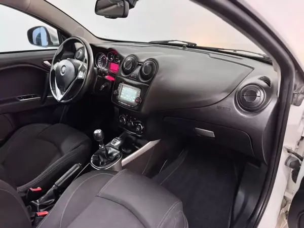 Alfa Romeo MiTo 2016 - 8950 EUR, 104000 km - AUTO.MOTO.pt - 104000km - foto 50 de 55
