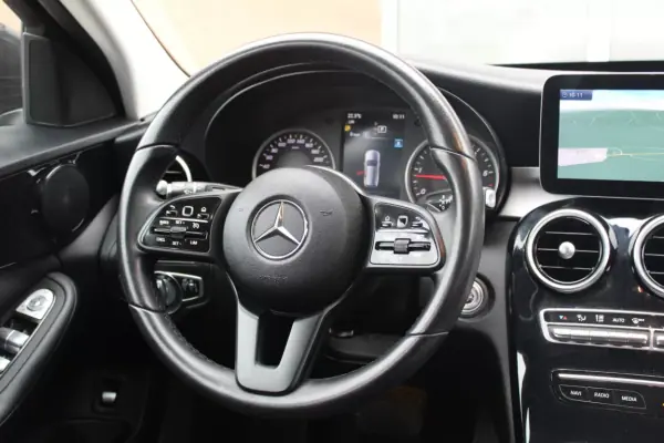 Mercedes-Benz C 200 2020 - 22990 EUR, 173000 km - AUTO.MOTO.pt - 173000km - foto 18 de 33