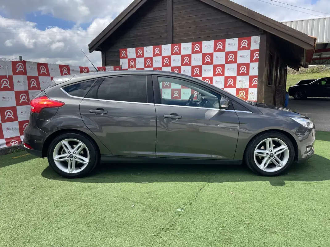Ford Focus 2017 - 13490 EUR, 150500 km - AUTO.MOTO.pt - 150500km - foto 2 de 22