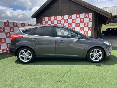 Ford Focus 2017 - 13490 EUR, 150500 km - AUTO.MOTO.pt - 150500km - foto 2 de 22