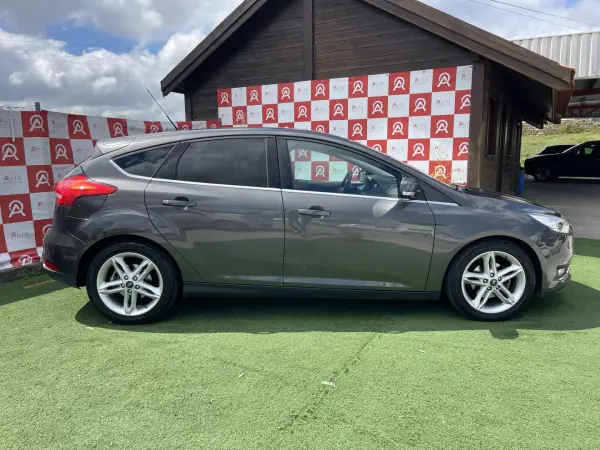 Ford Focus 2017 - 13490 EUR, 150500 km - AUTO.MOTO.pt - 150500km - foto 2 de 22