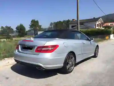 Mercedes-Benz E 250 2010 - 23000 EUR, 212000 km - AUTO.MOTO.pt - 212000km - foto 14 de 20