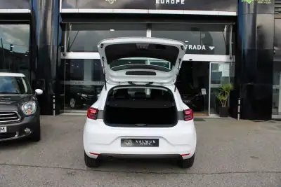 Renault Clio 2020 - 13400 EUR, 95969 km - AUTO.MOTO.pt - 95969km - foto 25 de 27