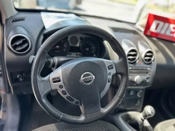 Nissan Qashqai 2008 - 7990 EUR, 150000 km - 150000km - foto 3 de 7