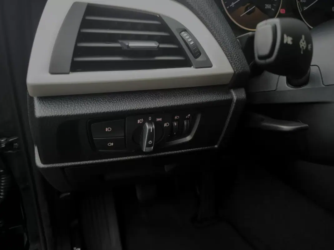 BMW 116 2015 - 13500 EUR, 169000 km - AUTO.MOTO.pt - 169000km - foto 34 de 43
