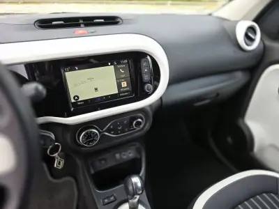 Renault Twingo 2023 - 14750 EUR, 27700 km - AUTO.MOTO.pt - 27700km - foto 7 de 32