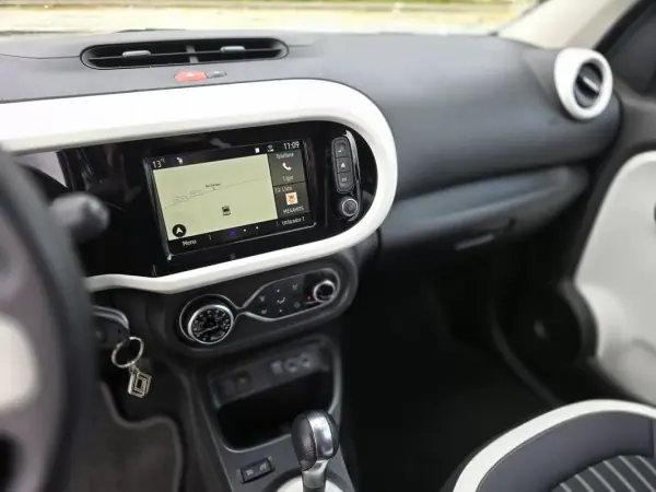 Renault Twingo 2023 - 13990 EUR, 27700 km - AUTO.MOTO.pt - 27700km - foto 7 de 32