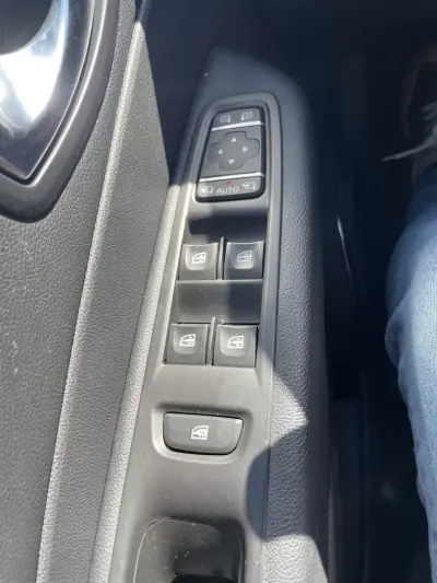 Renault Captur 2019 - 13900 EUR, 73850 km - AUTO.MOTO.pt - 73850km - foto 17 de 18