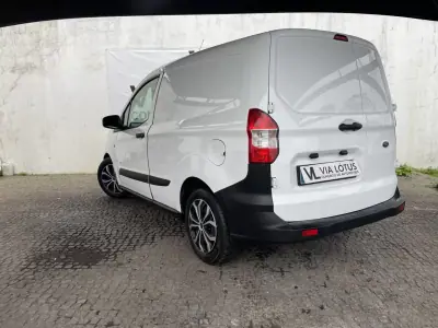 Ford Transit Courier 2022 - 15000 EUR, 51442 km - AUTO.MOTO.pt - 51442km - foto 6 de 14
