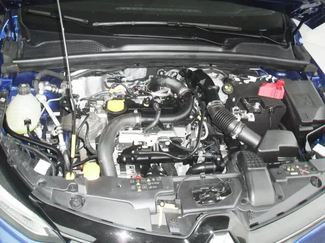 Renault Clio 2021 - 14950 EUR, 8700 km - 8700km - foto 4 de 10