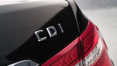 Mercedes-Benz E 250 2009 - 11999 EUR, 478000 km - AUTO.MOTO.pt - 478000km - foto 5 de 35