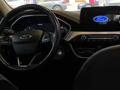 Ford Focus SW 2020 - 12990 EUR, 170000 km - AUTO.MOTO.pt - 170000km - foto 18 de 38