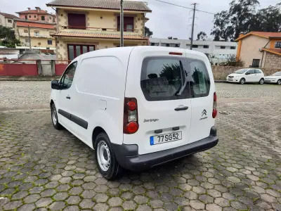 Citroën BERLINGO VAN XL 1.5 BLUE HDI 3 LUGARES 2016 - 9900 EUR, 177157 km - AUTO.MOTO.pt - 177157km - foto 4 de 10