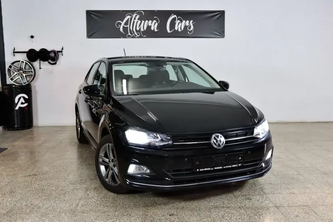 Volkswagen Polo 2018 - 15900 EUR, 130000 km - AUTO.MOTO.pt - 130000km - foto 1 de 20