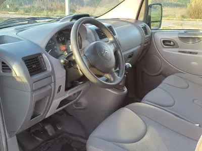 Citroën Jumpy 2013 - 13690 EUR, 110687 km - AUTO.MOTO.pt - 110687km - foto 5 de 10