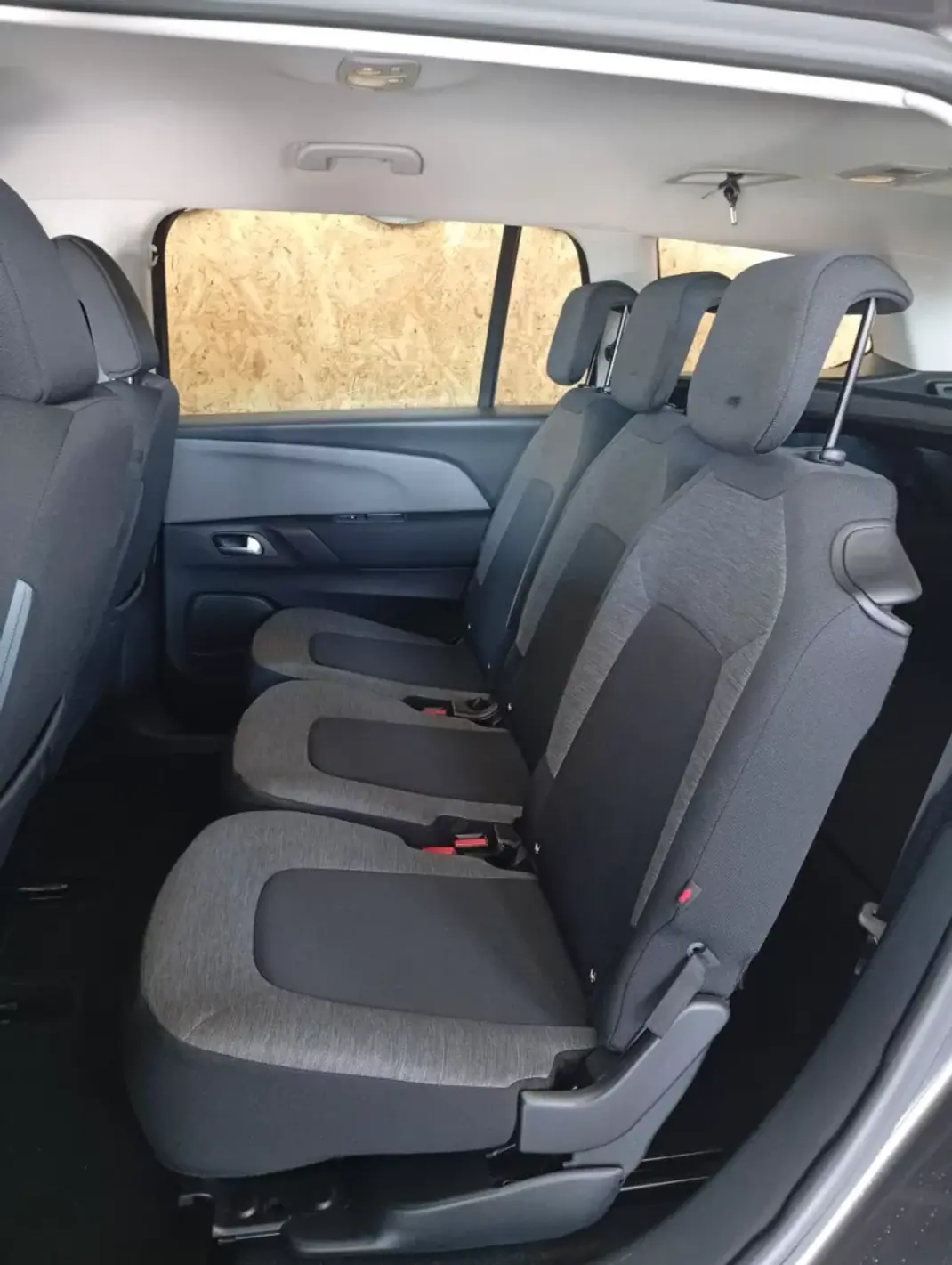 Citroën C4 Spacetourer 2021 - 18900 EUR, 81600 km - AUTO.MOTO.pt - 81600km - foto 16 de 20