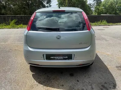 Fiat Grande Punto 2007 - 3990 EUR, 138000 km - AUTO.MOTO.pt - 138000km - foto 5 de 22