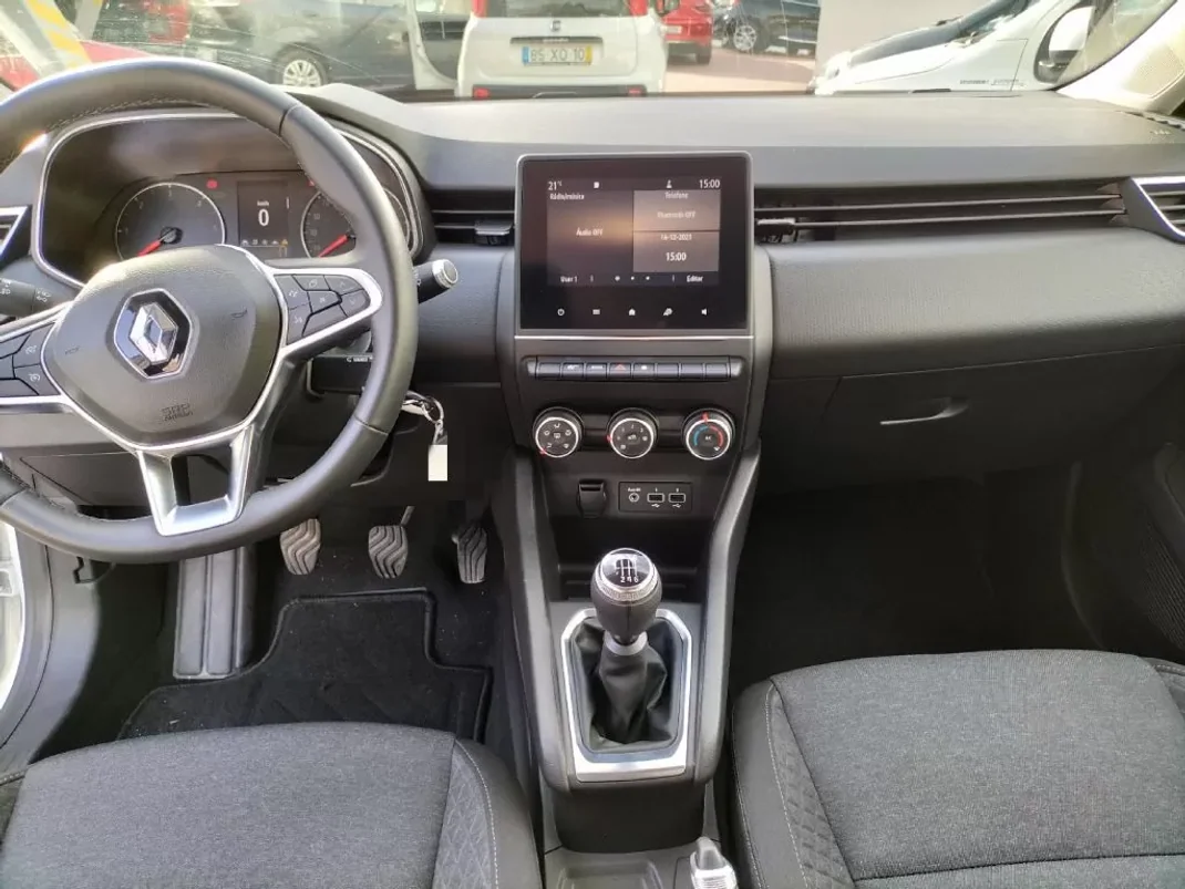 Renault Clio 2020 - 16250 EUR, 96000 km - AUTO.MOTO.pt - 96000km - foto 7 de 12