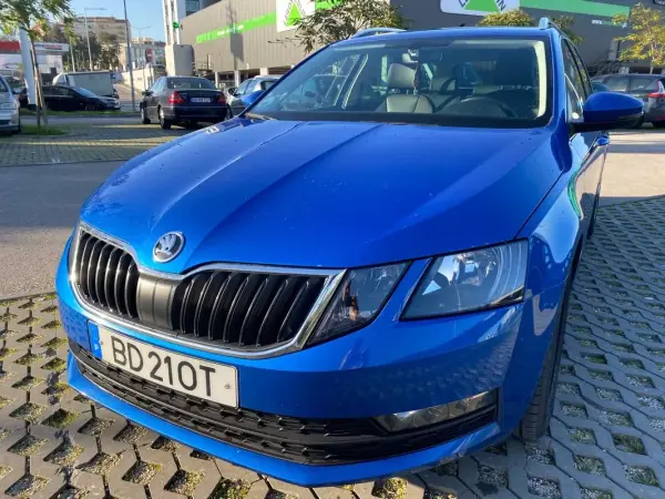 Skoda Octavia Break 2020 - 13990 EUR, 220634 km - AUTO.MOTO.pt - 220634km - foto 6 de 26