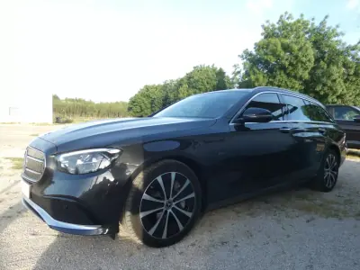 Mercedes-Benz E 300 2020 - 28500 EUR, 217000 km - AUTO.MOTO.pt - 217000km - foto 4 de 39