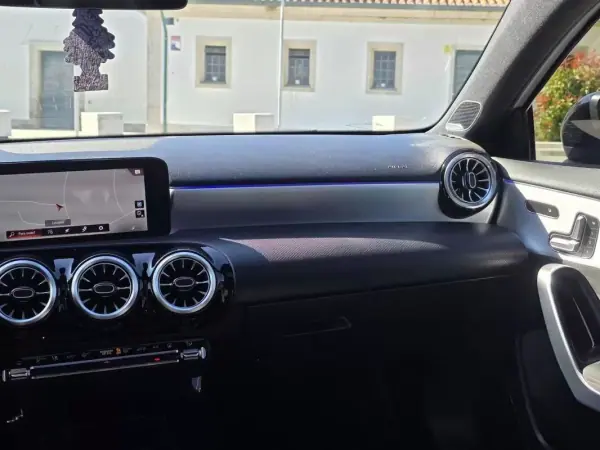 Mercedes-Benz A 250 2021 - 27499 EUR, 85000 km - AUTO.MOTO.pt - 85000km - foto 26 de 41
