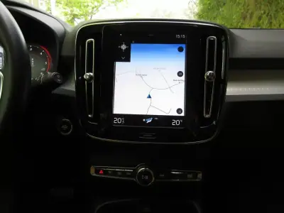 Volvo XC 40 2019 - 29490 EUR, 70000 km - AUTO.MOTO.pt - 70000km - foto 46 de 60