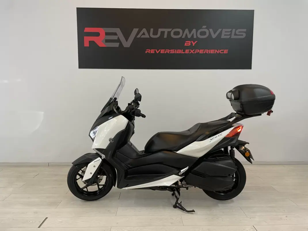 Yamaha XMAX 2017 - 3950 EUR, 9400 km - 9400km - foto 2 de 19