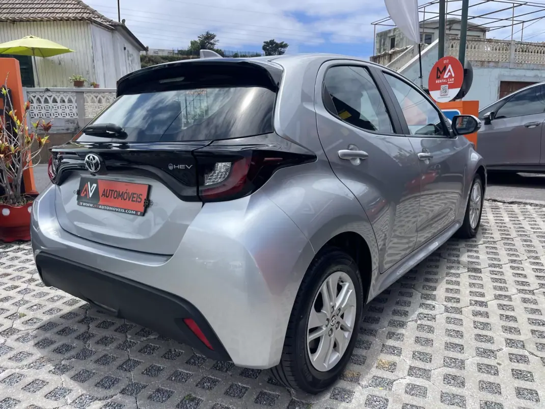 Toyota Yaris 2024 - 23500 EUR, 63319 km - AUTO.MOTO.pt - 63319km - foto 7 de 12