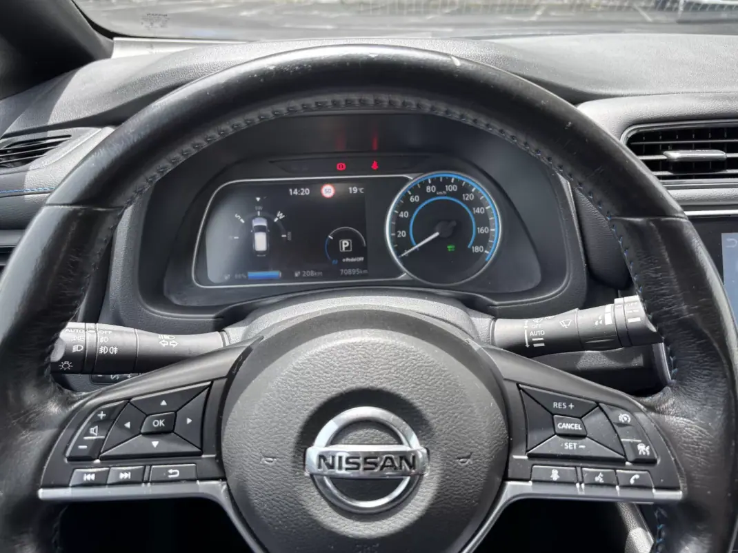 Nissan Leaf 2020 - 14500 EUR, 70000 km - AUTO.MOTO.pt - 70000km - foto 10 de 14