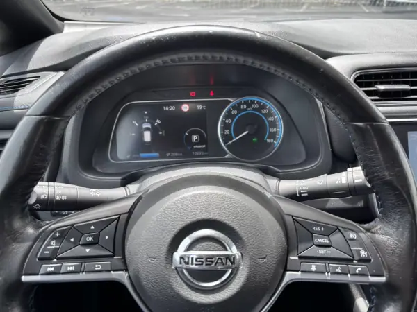 Nissan Leaf 2020 - 14500 EUR, 70000 km - AUTO.MOTO.pt - 70000km - foto 10 de 14