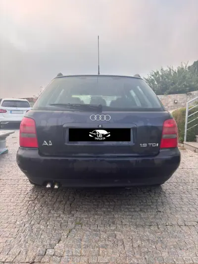 Audi A4 Avant 1998 - 899 EUR, 305000 km - AUTO.MOTO.pt - 305000km - foto 5 de 19