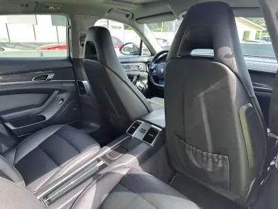 Porsche Panamera 2015 - 35000 EUR, 159000 km - AUTO.MOTO.pt - 159000km - foto 60 de 67