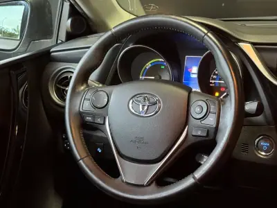 Toyota Auris Touring Sports 2017 - 15950 EUR, 100000 km - AUTO.MOTO.pt - 100000km - foto 11 de 22
