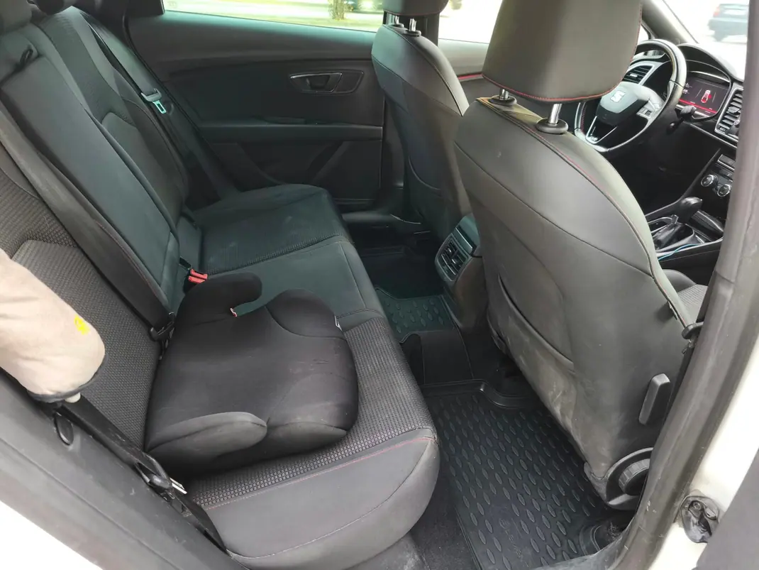 SEAT Leon ST 2019 - 13000 EUR, 158000 km - 158000km - foto 15 de 15