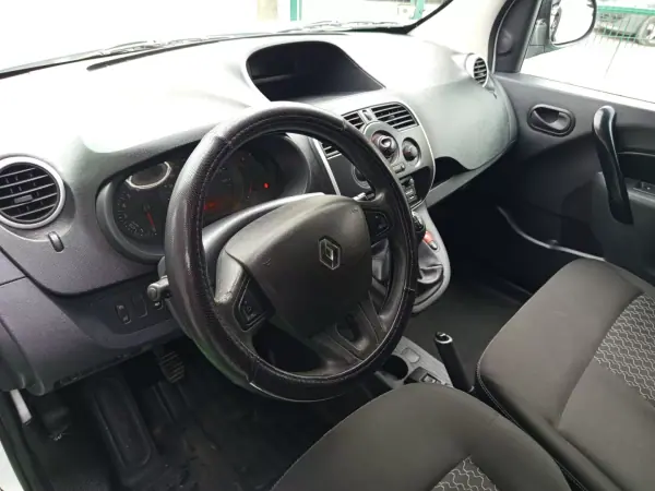 Renault Kangoo 1.5 Dci , 3 Lugares, Iva dedutivel 2016 - 9990 EUR, 102740 km - AUTO.MOTO.pt - 102740km - foto 7 de 10