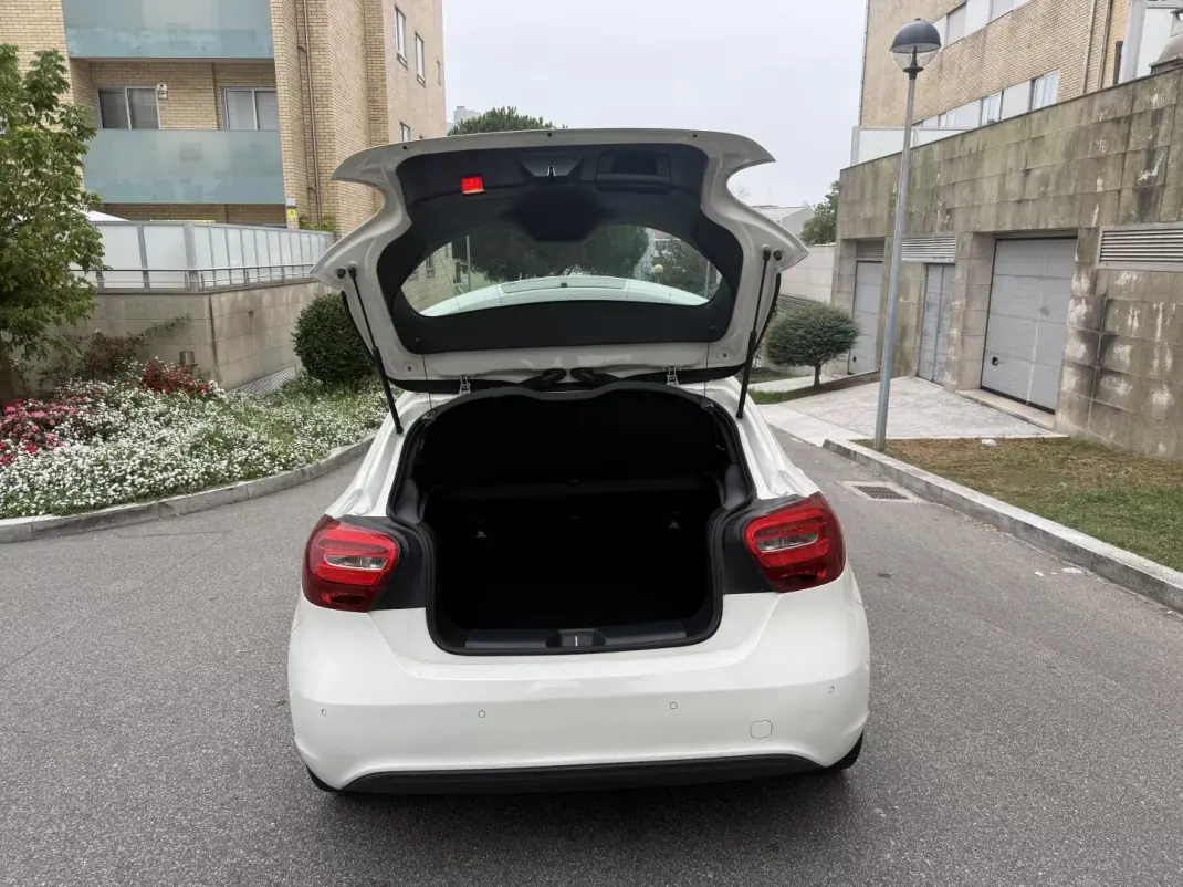 Mercedes-Benz A 160 2018 - 14950 EUR, 175000 km - 175000km - foto 8 de 15