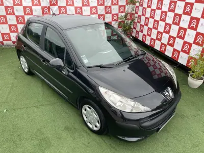 Peugeot 207 2009 - 5990 EUR, 180168 km - AUTO.MOTO.pt - 180168km - foto 6 de 17