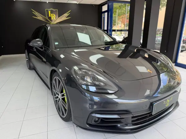 Porsche Panamera Sport Turismo 4 E-Hybrid 2017 Híbrido Plug-In — 283 038 km · Porto Porsche Panamera Sport Turismo 4 E-Hybrid 2017 Híbrido Plug-In