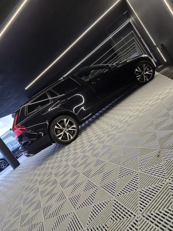 Volvo V60 2021 - 30750 EUR, 99000 km - AUTO.MOTO.pt - 99000km - foto 15 de 24