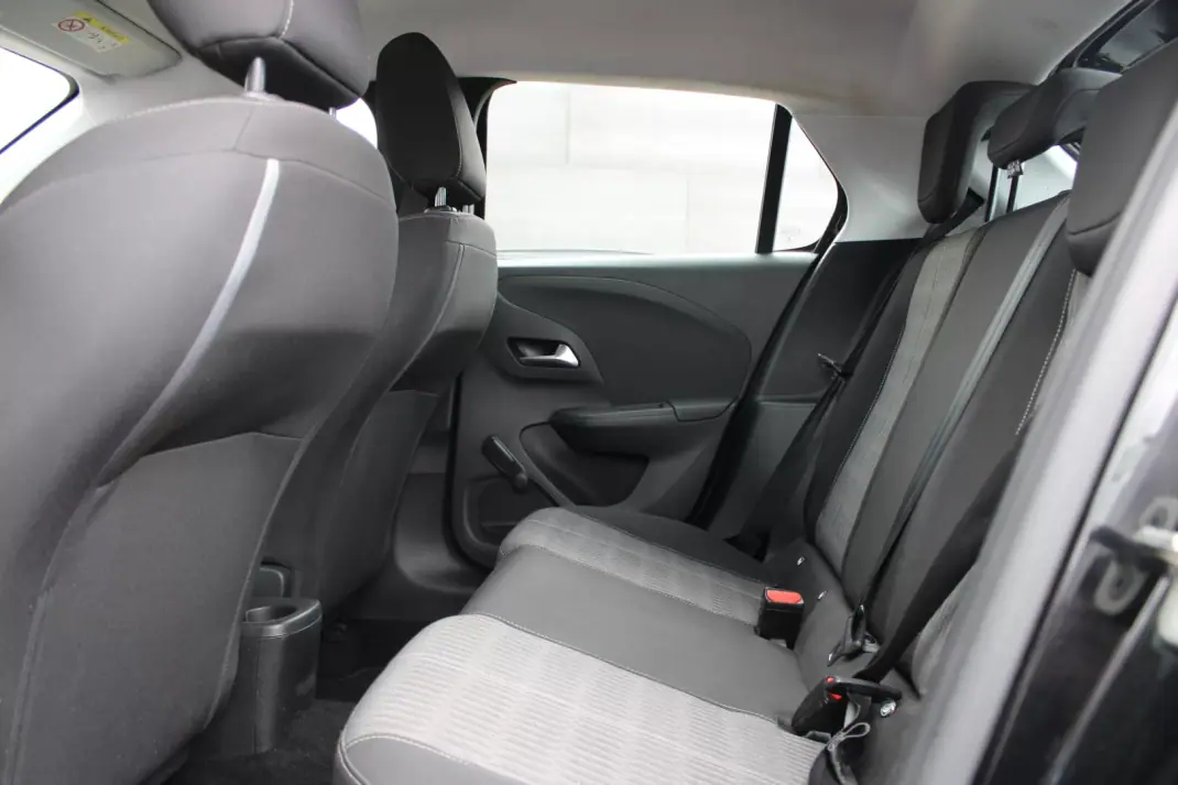 Opel Corsa 2020 - 12990 EUR, 95000 km - AUTO.MOTO.pt - 95000km - foto 11 de 17