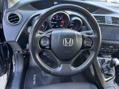 Honda Civic Tourer 2017 - 15900 EUR, 115000 km - AUTO.MOTO.pt - 115000km - foto 15 de 18
