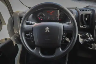 Peugeot HDi 333 L2H2 S&S Active 2020 - 18880 EUR, 127440 km - AUTO.MOTO.pt - 127440km - foto 8 de 14