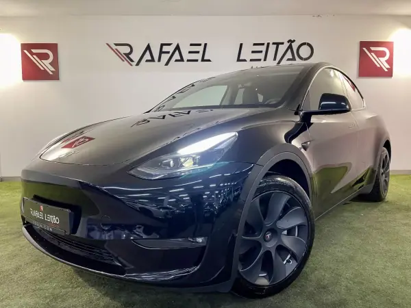 Tesla Model Y 2023 — foto 2 de 44