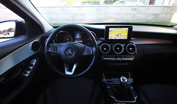 Mercedes-Benz C 200 2015 - 14750 EUR, 221500 km - AUTO.MOTO.pt - 221500km - foto 19 de 44